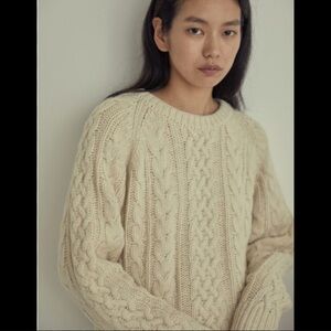 Amomento cable knit cream fisherman sweater